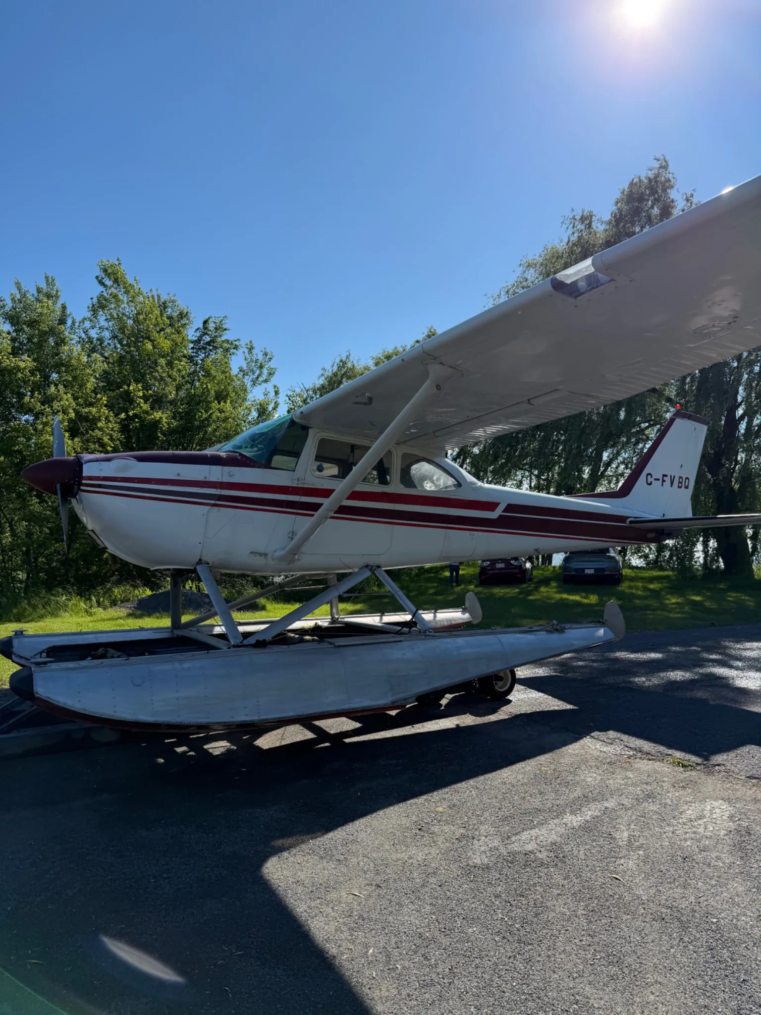 Cessna 172H C-FVBQ, vue extérieure