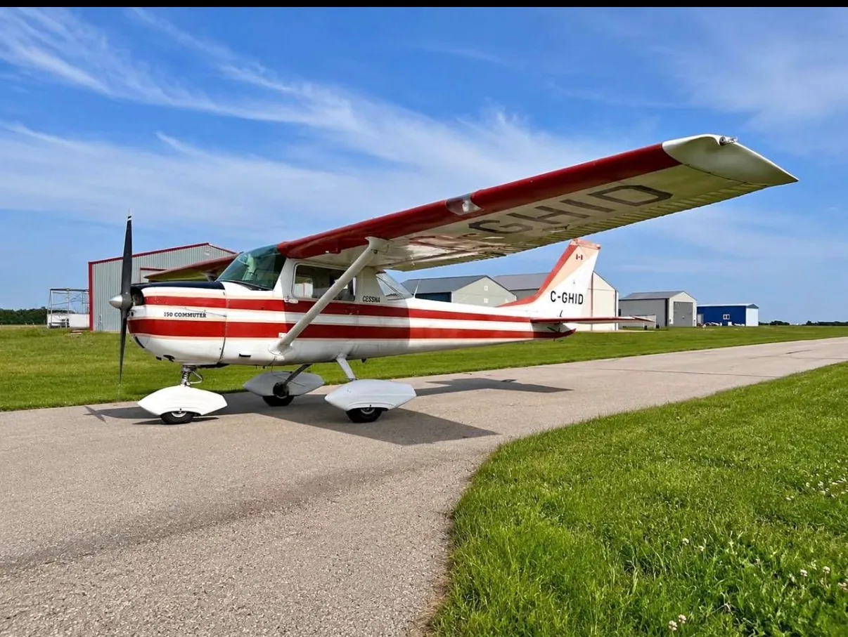 Cessna 150 C-GHID, vue extérieure