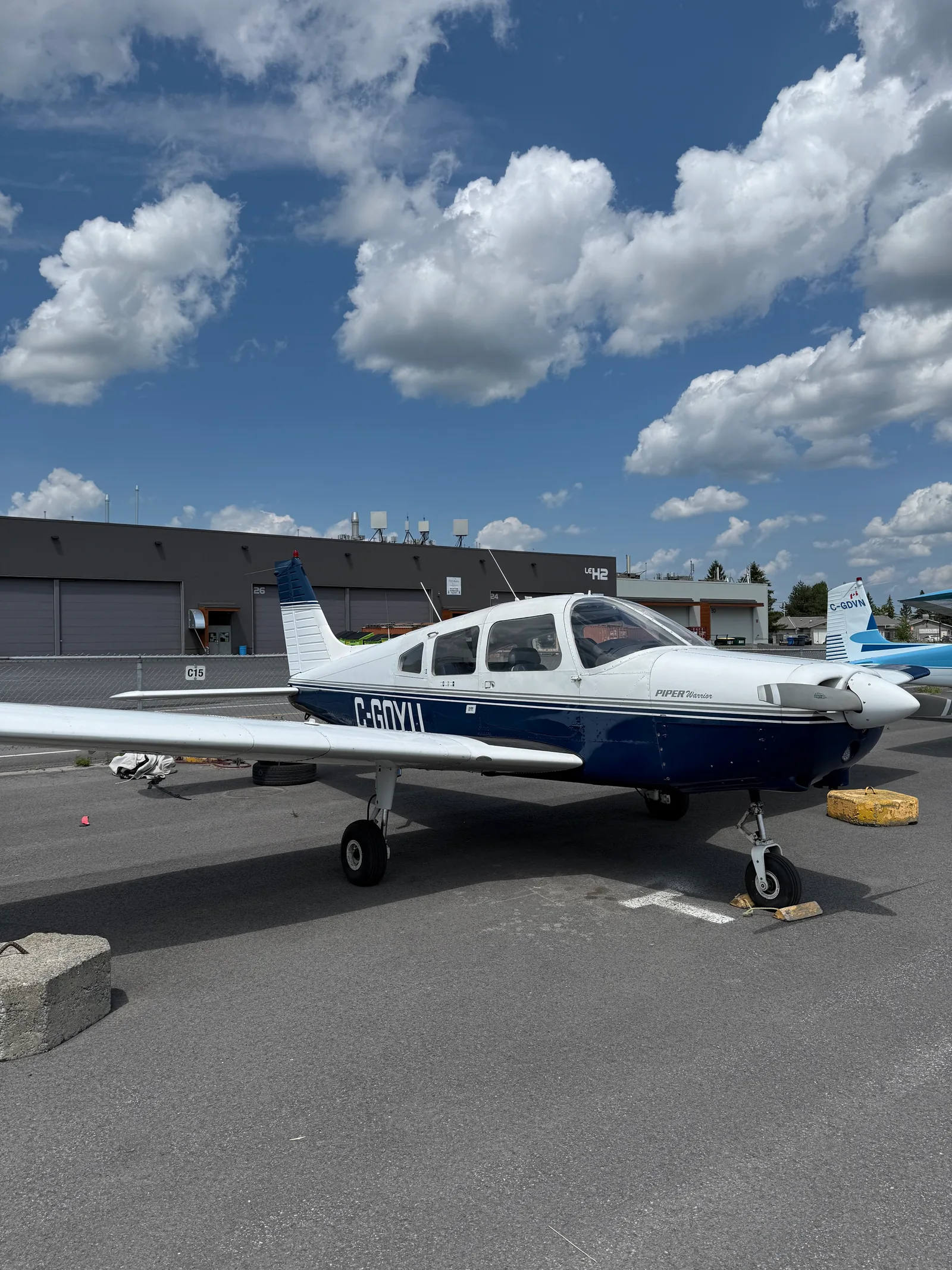 Piper PA-28 Warrior 1 C-GOYU, vue extérieure