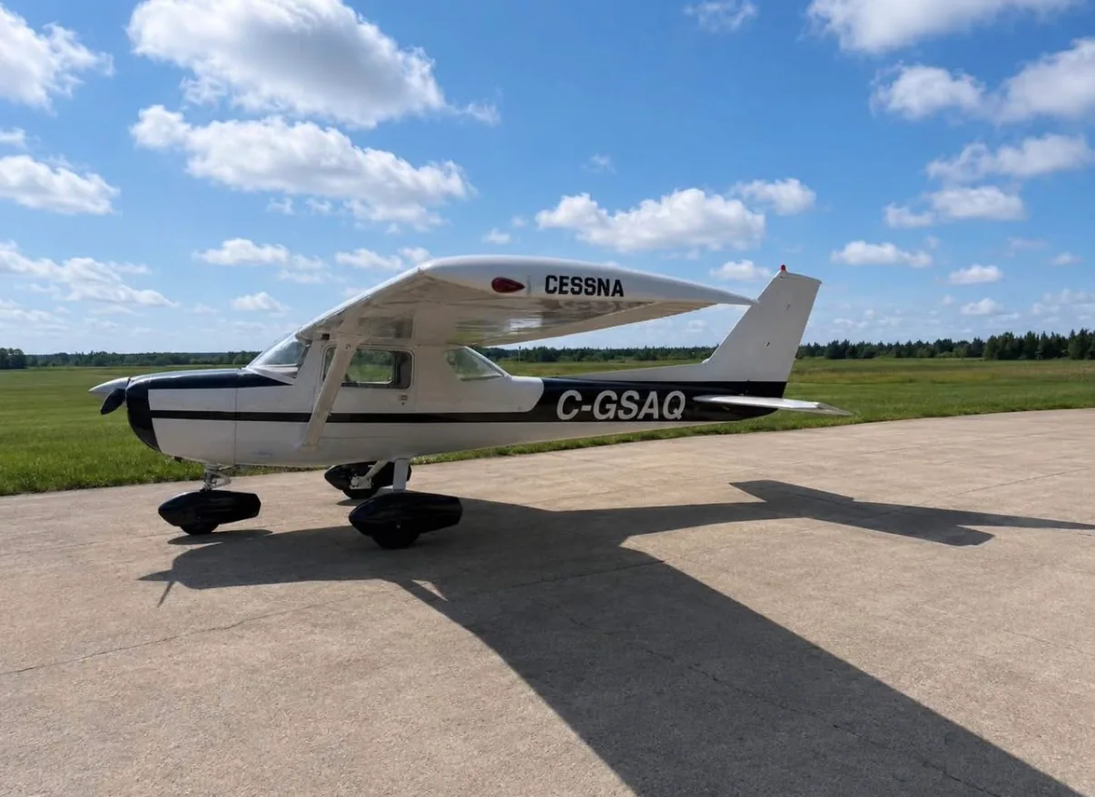 Cessna 150 C-GSAQ, vue extérieure