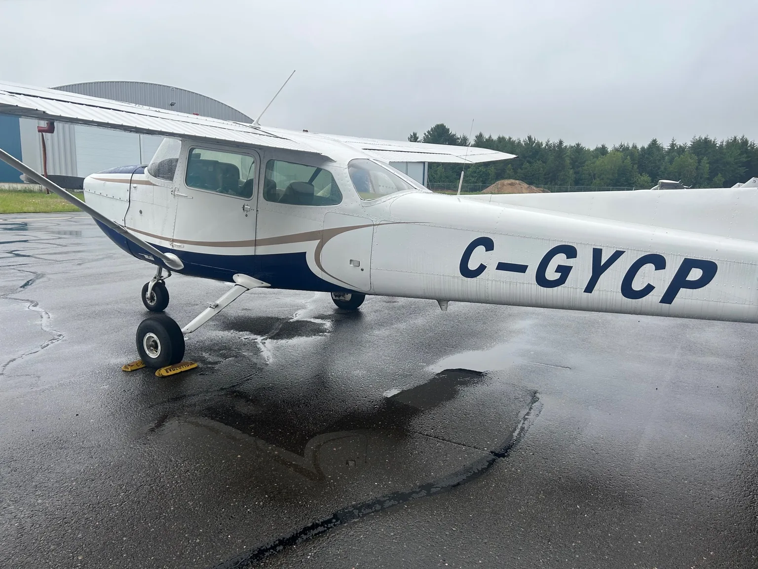 Cessna 172N C-GYCP, vue extérieure