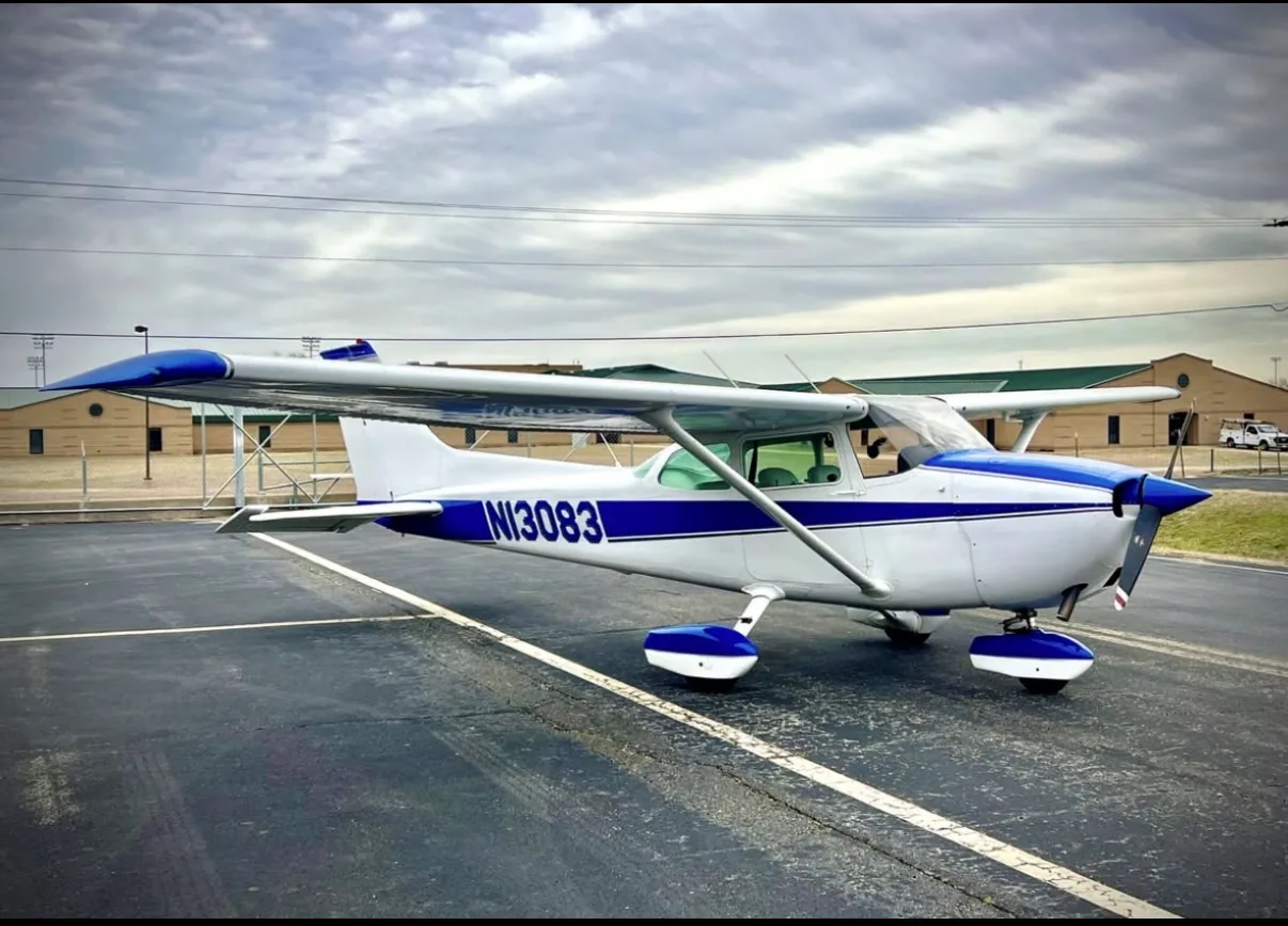 Cessna 172M N13083, vue extérieure
